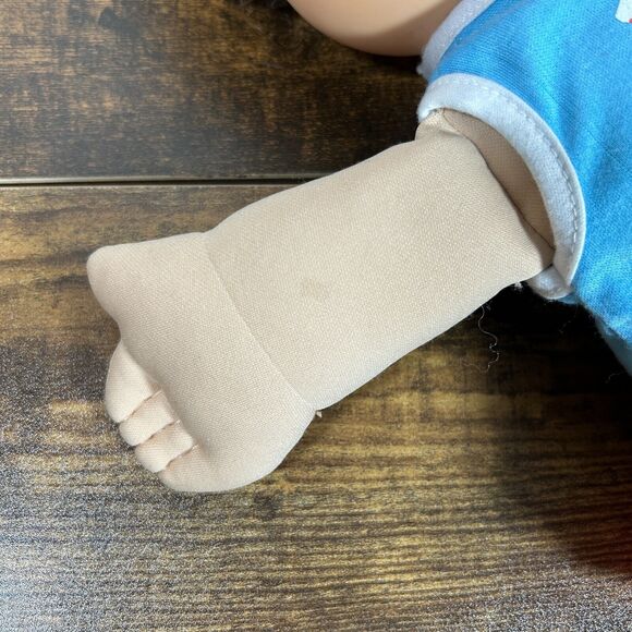 2014 OAA CABBAGE PATCH DOLL SILK HAIR BLUE EYES BROWN Curly HAIR - Picture 12 of 15